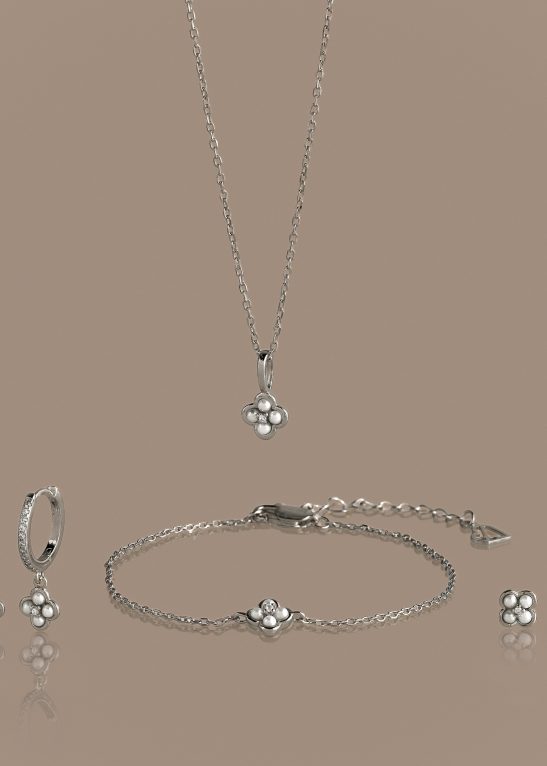 Rounded Flower Jewelry Set in Silver